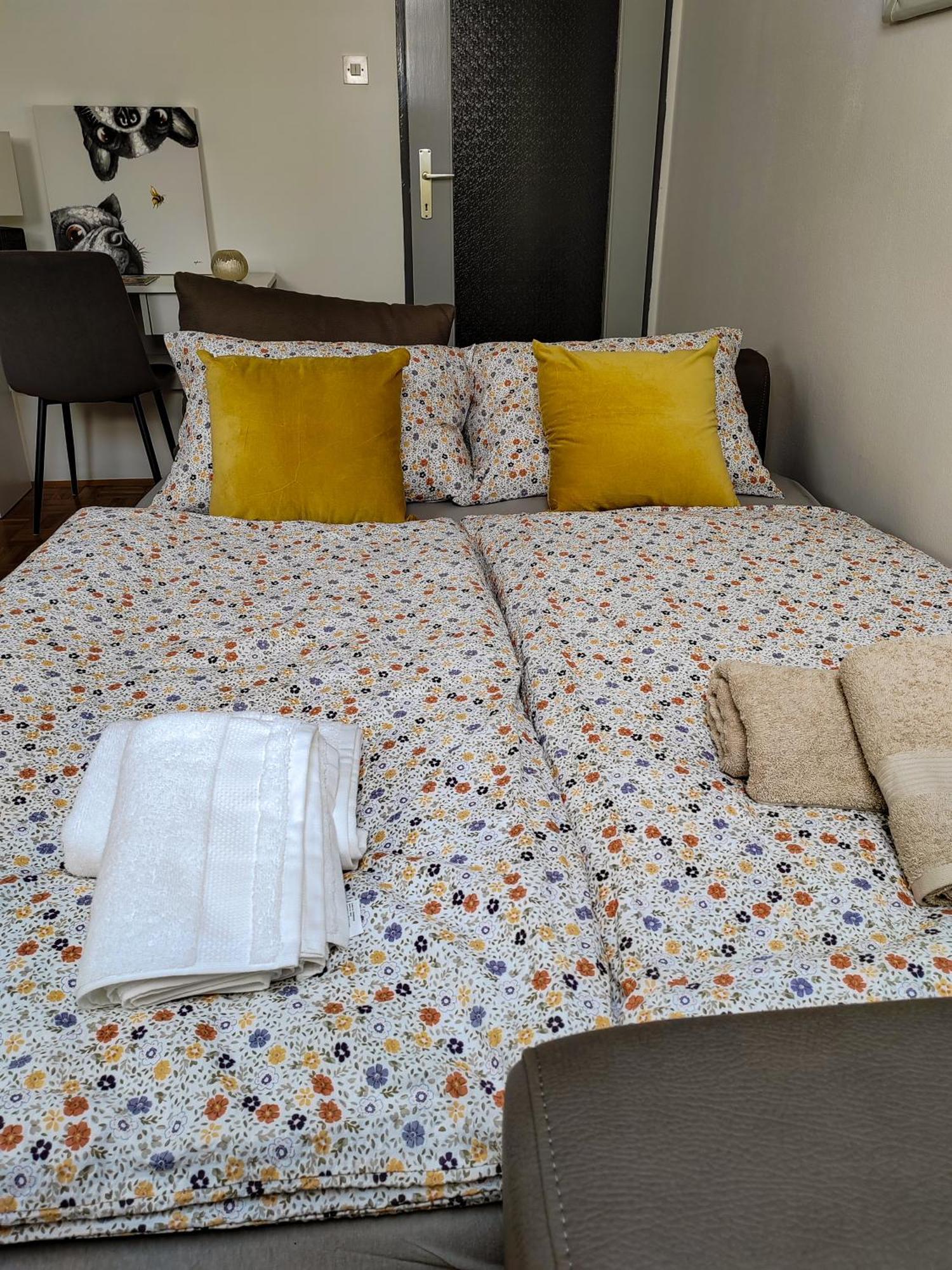 Liora Apartment *